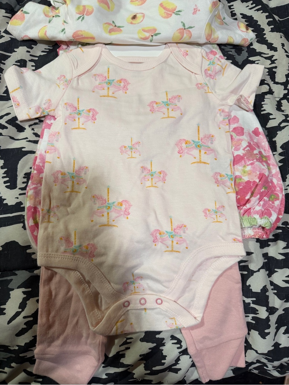 Burt’s bees baby set - Picture 2 of 4